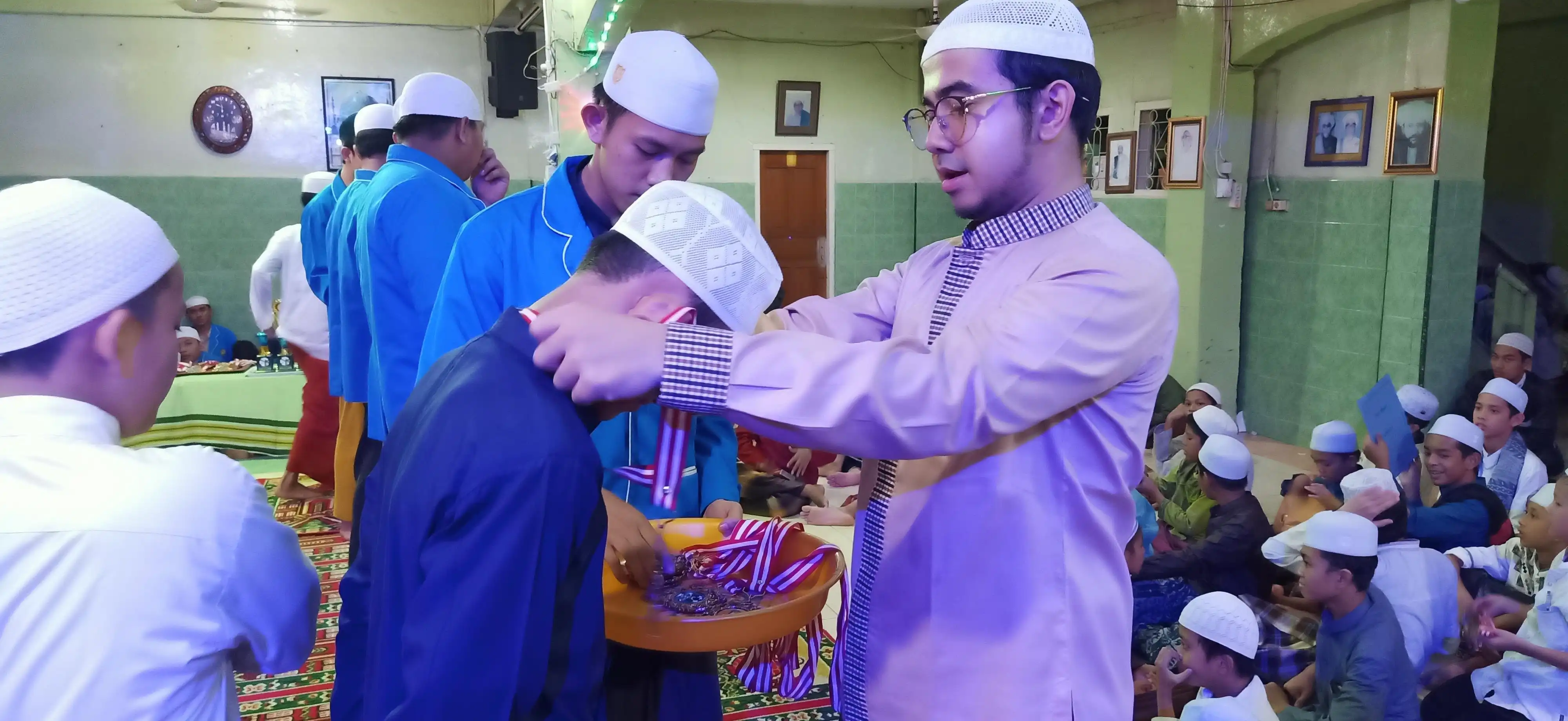 Pembagian Hadiah 148